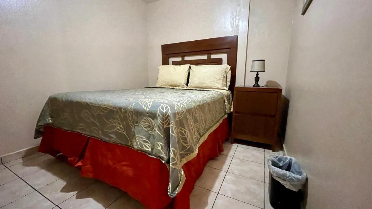 Del Bosque Tj Inn Tijuana Exterior foto